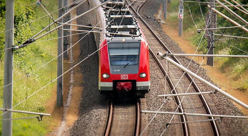 Krenuli Hrvat, Bosanac i Nijemac na vlak...