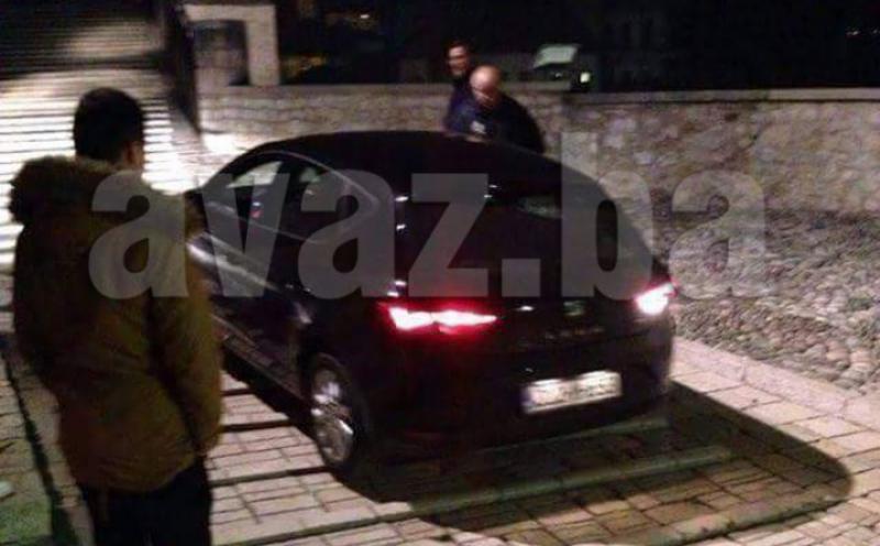 ZA NE POVJEROVATI: automobilom preko Starog mosta u Mostaru