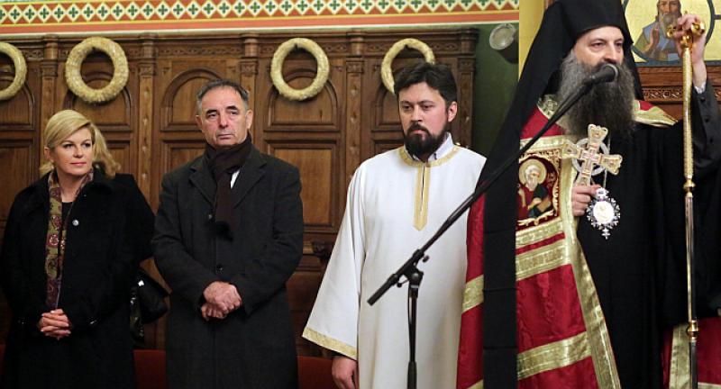 Grabar-Kitarović s bogoslužja poručila: 'Mir Božji, Hristos se rodi'