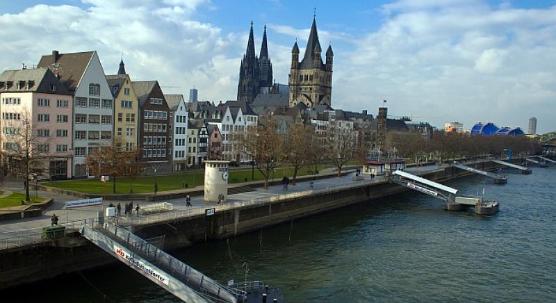 OSVETNICI 'ČISTE' CENTAR KÖLNA? Pretučeni Pakistanci i Sirijac