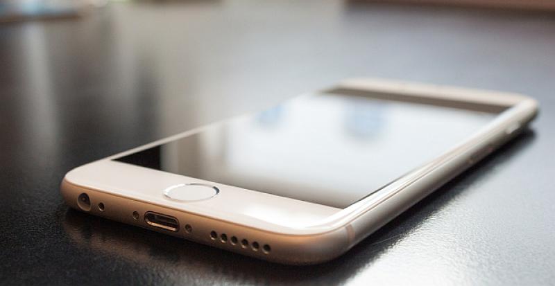 Krenuo Haso u Njemačku i pita Muju što želi da mu donese...