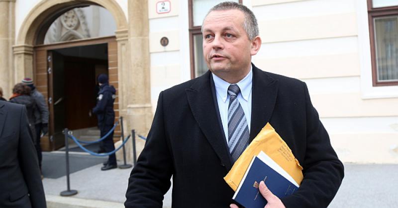CRNOJA OPOVRGAVA: Tužit će nakladnike i novinare koji su sudjelovali u 'sramotnoj harangi'