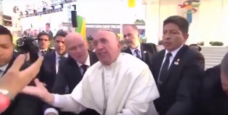 (VIDEO) I PAPINO STRPLJENJE IMA GRANICE: Pogledajte kako je očitao bukvicu nasilniku