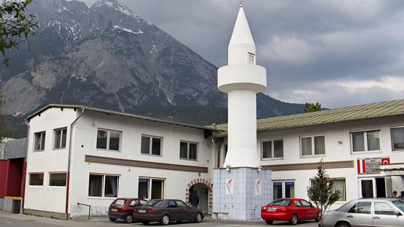 PRVI IMAM IZBAČEN IZ AUSTRIJE: Plaćala ga je Turska, ima par dana da napusti zemlju