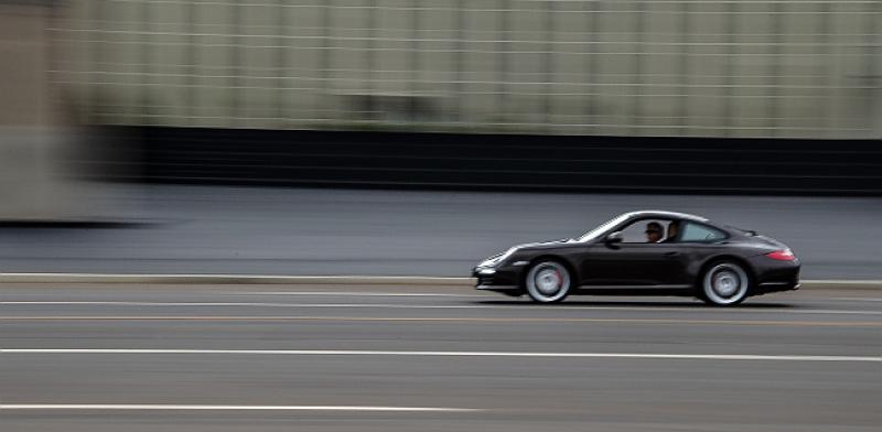 Hvale se Nijemac, Amerikanac i Mujo što su kupili ženama za rođendan...