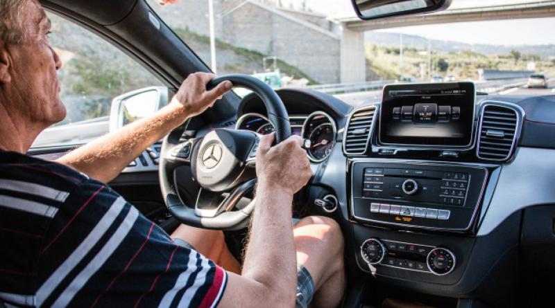 Dolazi Miloš iz Njemačke u Hrvatsku i zaustave ga na granici...