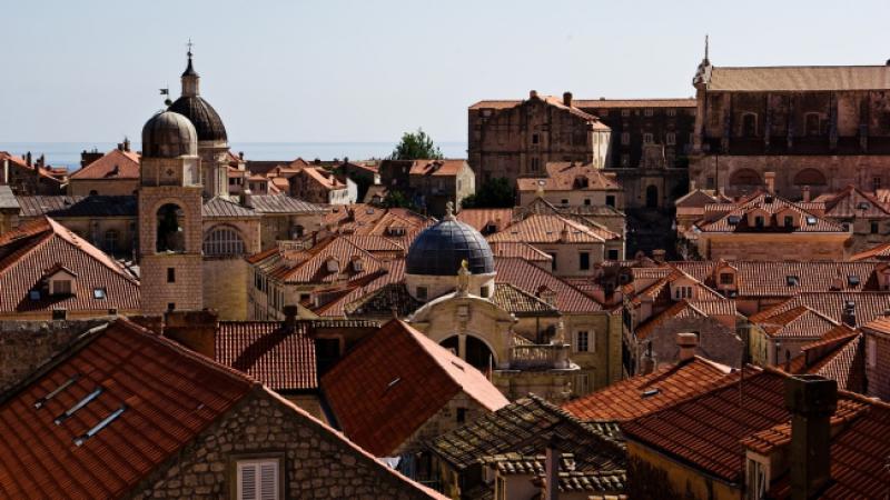 IZBJEGLIČKA KRIZA ĆE UTJECATI NA TURIZAM? Hrvatskoj smanjen kreditni rejting