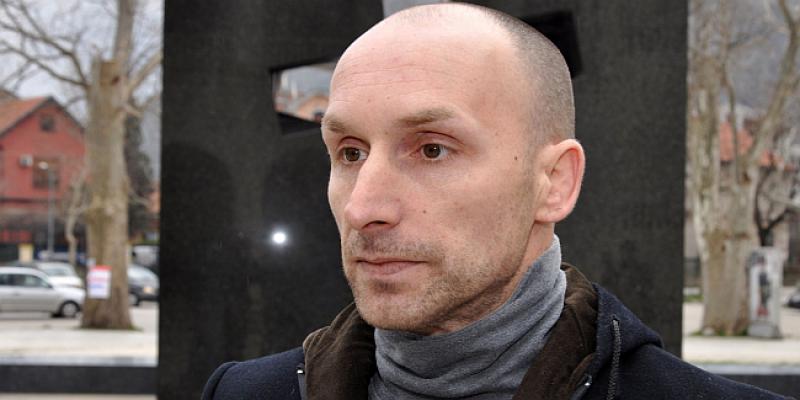 PRETUČEN SIN POKOJNOG GENERALA HVO: Dočekali ga u ulazu i prebili šipkama