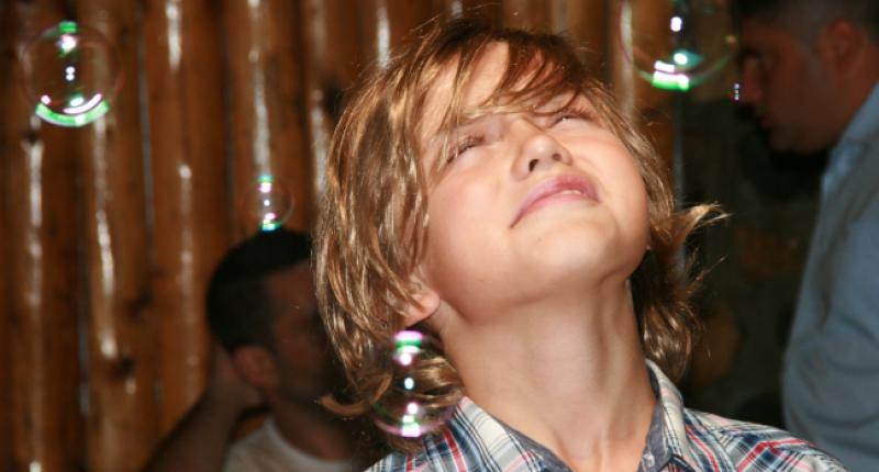 Ulazi Ivica u trgovinu sav preznojan, s grčem na licu...