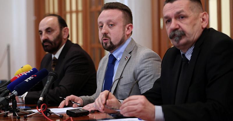 'URED STIPE MESIĆA TREBA ZATVORITI': Pravaši misle da je uzimanje 600.000 kuna polovično rješenje
