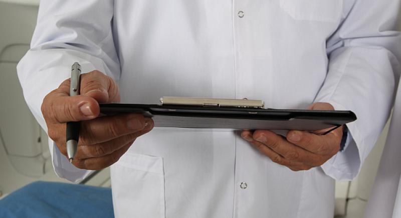 Leži Mujo na intenzivnoj, izlazi doktor i kaže Fati...