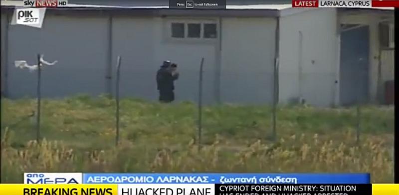 TALAČKA KRIZA GOTOVA Otmičar zrakoplova je uhićen