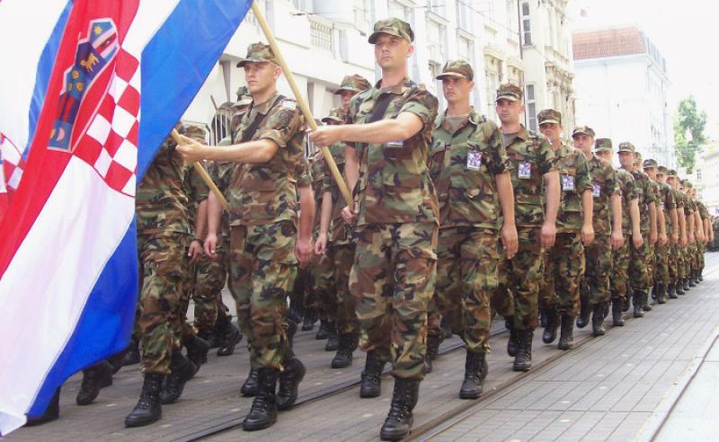 TEŠKO RANJENA DVOJICA HRVATSKIH VOJNIKA Mladi vojnik bori se za život