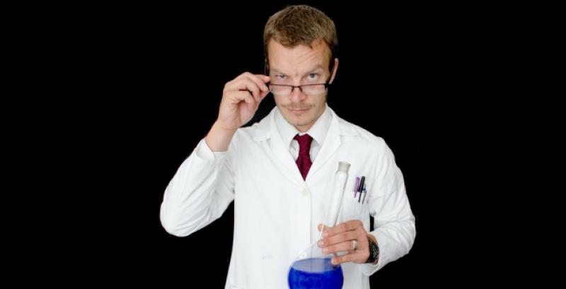 Mujo se prvi put naručio kod doktora pa pita Hasu...