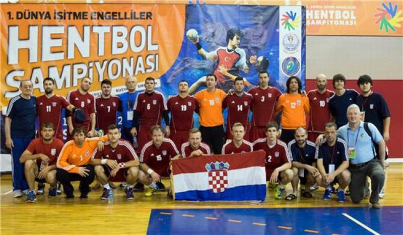 SJAJAN REZULTAT U BERLINU Gluhi hrvatski rukometaši pobijedili domaćine, u finalu su Eura!