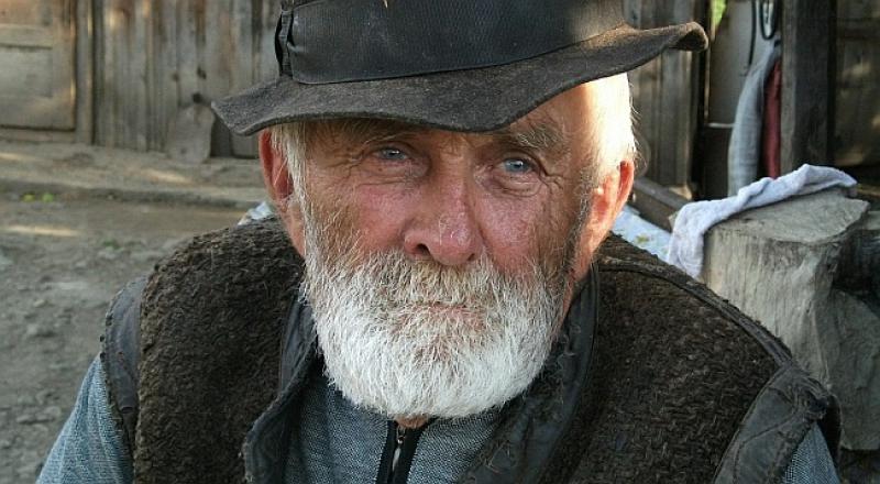 Došao nagluhi Pero kod doktora...