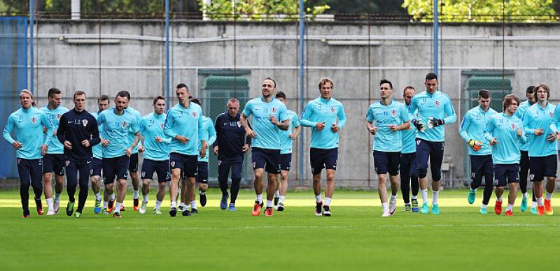 BADELJ UOČI EURA 'Moramo raditi na zajedništvu i izgledati kao prava momčad'
