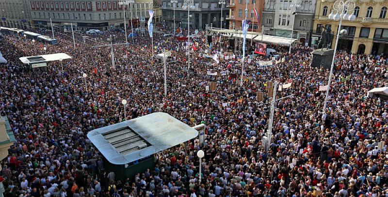 DESECI TISUĆA LJUDI NA HRVATSKIM TRGOVIMA Podržali cjelovitu kurikularnu reformu