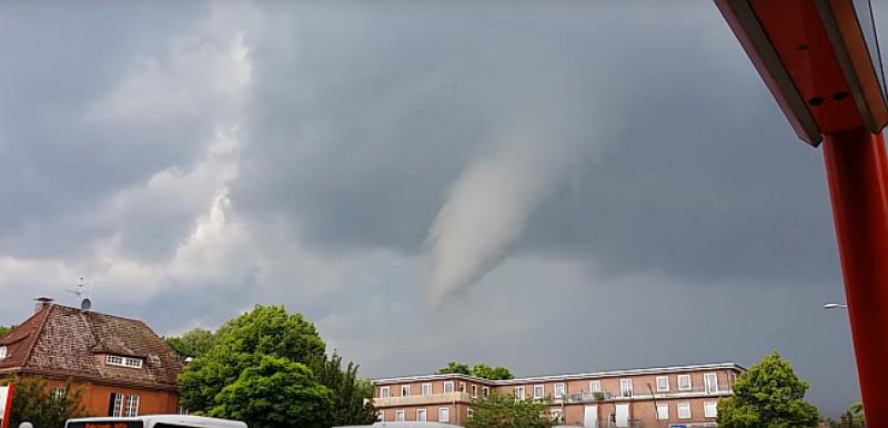 (VIDEO VIJEST) IMPRESIVNE SNIMKE Pogledajte tornado iznad Hamburga