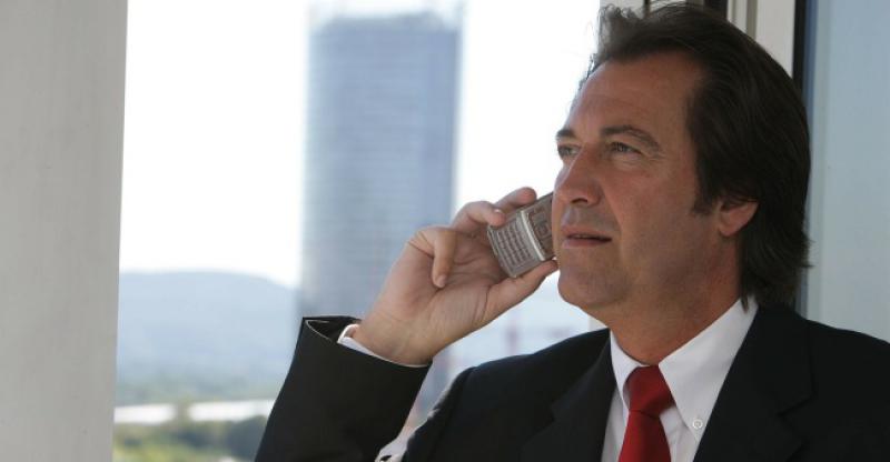 Ide hrvatski direktor u obilazak svoje firme...