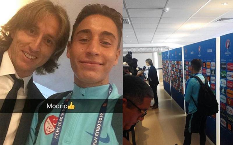 FOTO VIJEST Turski reprezentativac strpljivo čekao da dođe na red i uslika se s Modrićem