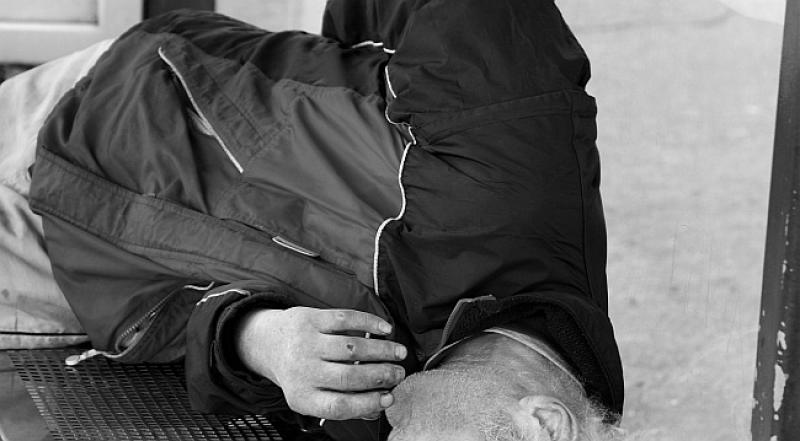 Sjedaju četiri Podravca u auto nakon provoda u vinogradu...