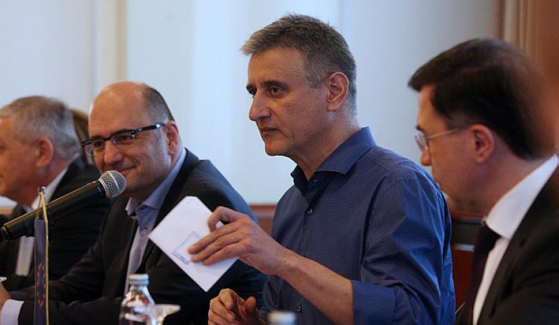 KARAMARKO DAO OSTAVKU Pozvao Petrova i Oreškovića da učine isto