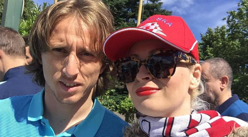 (FOTOGALERIJA) NAVIJAČKE FOTKE Šaljete podršku Vatrenima iz cijelog svijeta!