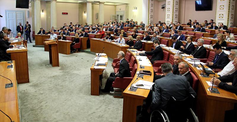 RASPUŠTEN HRVATSKI SABOR Samo dvoje zastupnika bilo je protiv