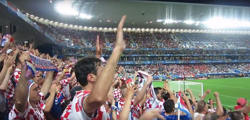 (VIDEO) TOTALNO LUDILO NA TRIBINAMA Pogledajte kako se na utakmici pjevalo 'Bježite ljudi...'