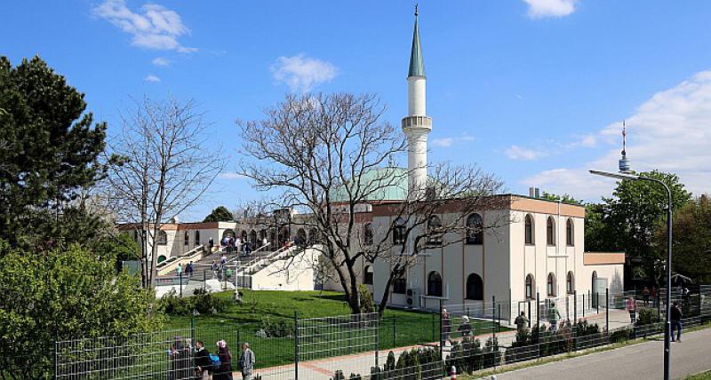 ZNANSTVENIK TVRDI ‘U Austriji jača turski islam koji vjernicima usađuje antizapadnjačke vrijednosti’