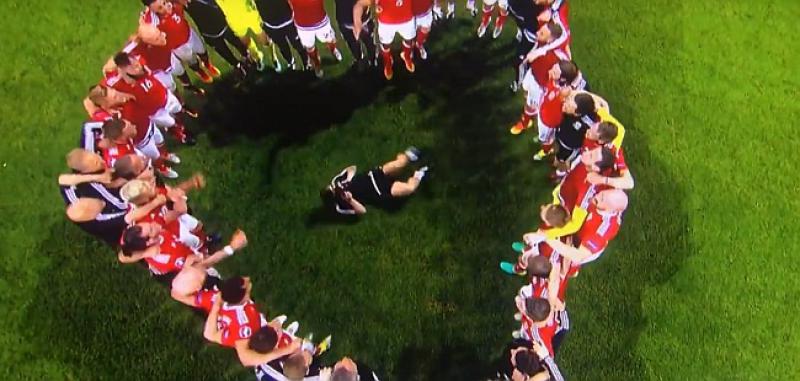 (VIDEO) SVE ZA DOBRU FOTOGRAFIJU Pogledajte kako je majstor snimao proslavu pobjede Walesa