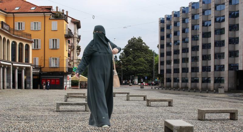 ZABRANA STUPILA NA SNAGU U Švicarskoj novčano kažnjena zbog nošenja burke