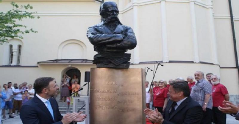 BEOGRAD POKLONIO LJUBLJANI Bistu Vuka Karadžića, ali krivo napisali prezime