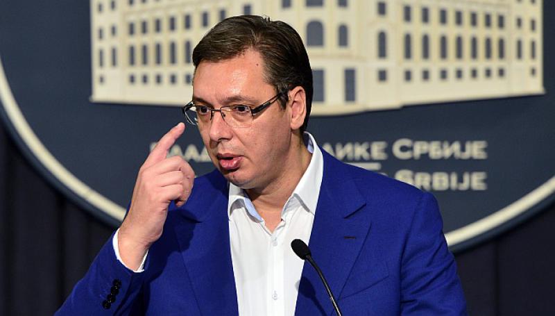 HAAG SPUŠTA ZAPJENJENOG VUČIĆA NA ZEMLJU 'Srbija veliča ratne zločince'