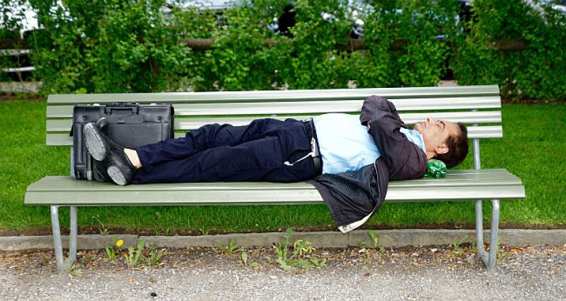 Razgovara Pero sa susjedom i kaže mu kako spava kao beba otkad je digao kredit...