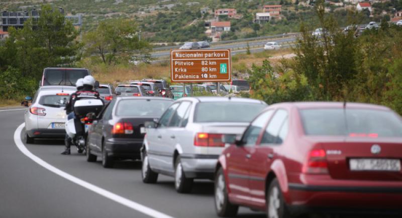 IDETE NA PUT? Ovaj vikend čekaju vas gužve na graničnim prijelazima, Lučkom...