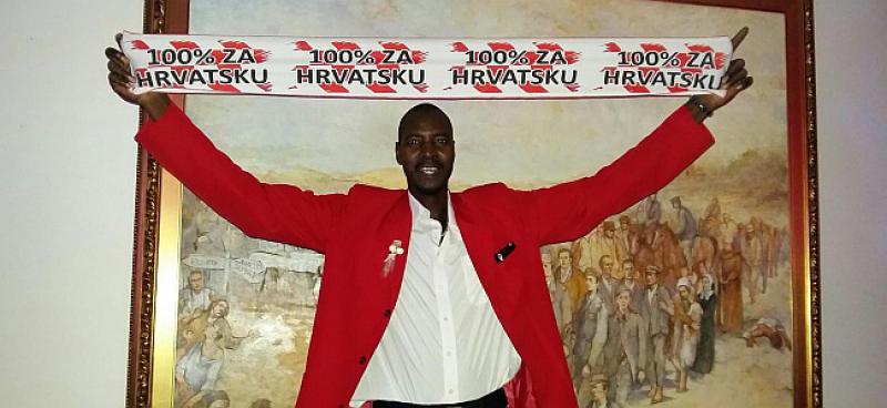 (VIDEO) OVO NISU OČEKIVALI Svatove usred Tomislavgrada hrvatskim hitovima 'zapalio' - crnoputi pjevač