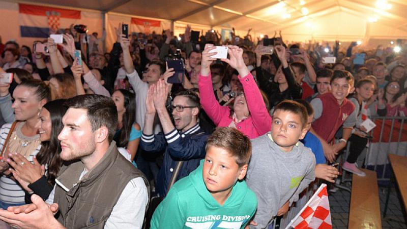 (FOTO, VIDEO) VELIČANSTVENO Ludbrežani u 'centru svijeta' dočekali svoju zlatnu Saru Kolak
