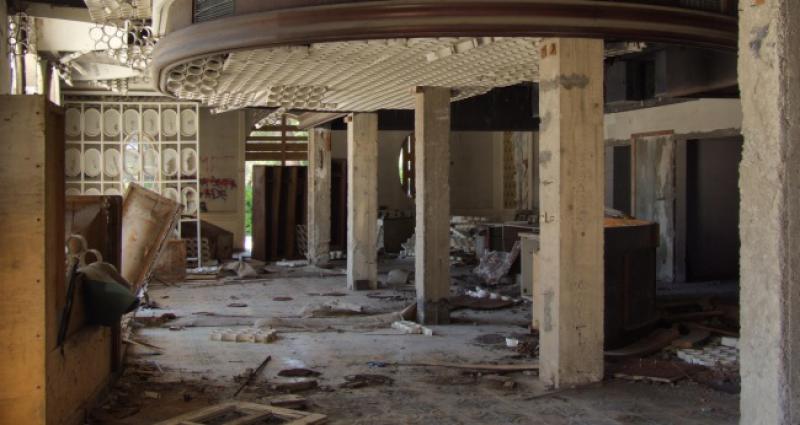 GENIJALNA MONTAŽA Dubrovački hotel je 1935. bio pun turista, 81 godinu kasnije je ruševina