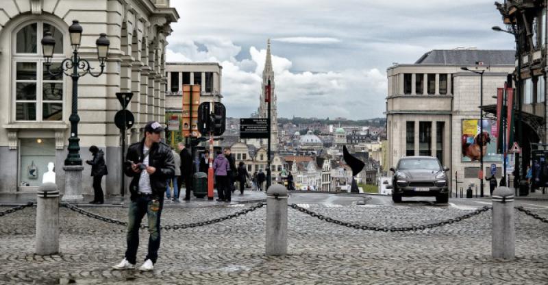 EKSPLOZIJA U BRUXELLESU Blindirano vozilo probilo ogradu i izazvalo kaos