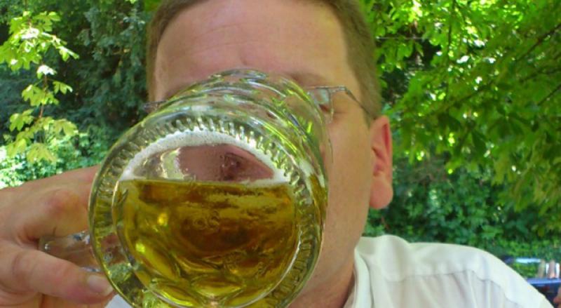 Došao susjed kod Zagorca. Ovaj pije gemišt i jauče...