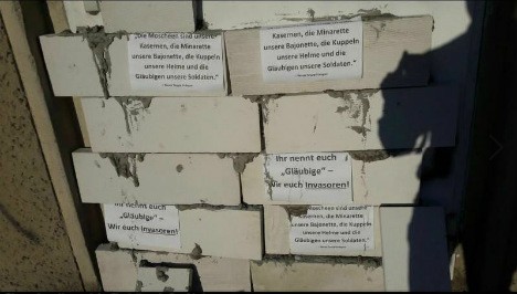 ZAZIDAN ULAZ U DŽAMIJU Njemačka policija istražuje tko je napravio metar visok 'zid'