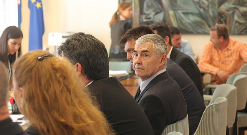 'U IME OBITELJI' PREPORUČA DIJASPORI I HRVATIMA BIH 'Glasujte za ovog čovjeka'