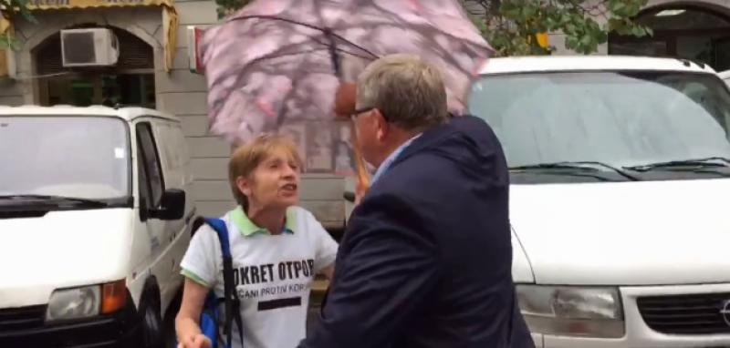 (VIDEO) NAPETO U RIJECI Fizički sukobi 'Pokreta otpora' i političara, Obersnel izgubio živce