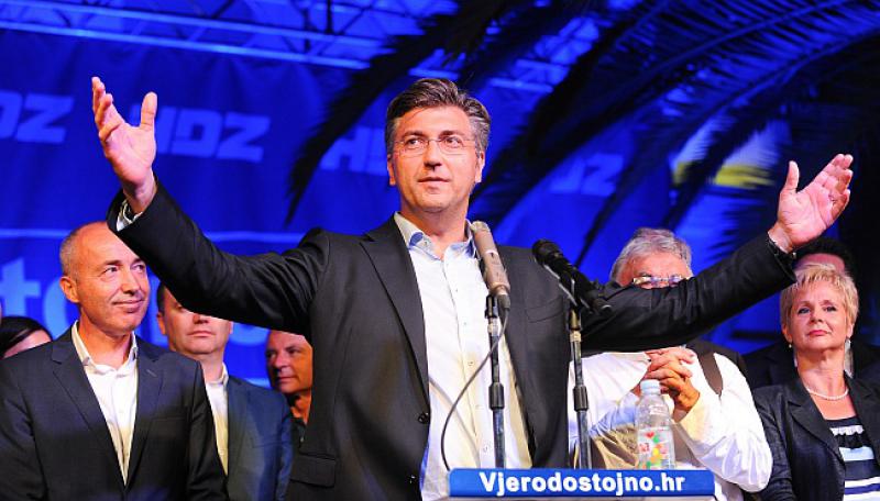 PLENKOVIĆ NA SPLITSKOJ RIVI 'Želite li dati povjerenje onima koji su htjeli štititi terorizam jugoslavenskih službi?'