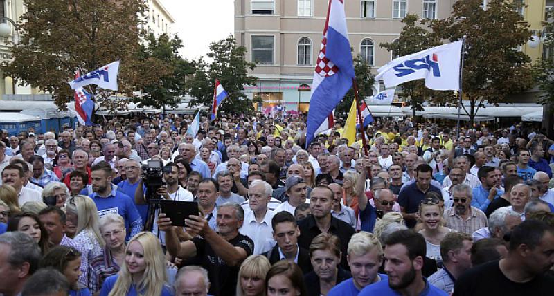 ZAVRŠNI SKUP HDZ-A Predsjednik Europske pučke stranke poručio: 'Bila bi ludost glasovati za Milanovića'