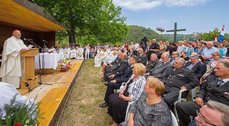 TISUĆE HODOČASNIKA NA 73. OBLJETNICI STRADANJA Mještani rodnog mjesta Nikole Šubića Zrinskog su pobijeni i protjerani