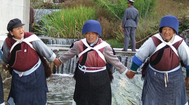 Tri sestre stare 92, 94 i 96 godina žive u zajedničkoj kući...