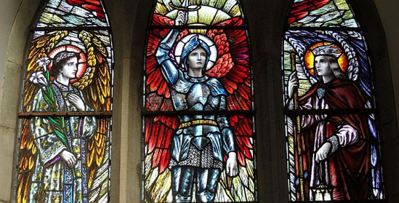 DANAS SLAVIMO ARKANĐELE Mihael zbacio Zmaja; Gabriel priječi demonu ulaz u crkvu; Rafael zaštitnik iseljenika